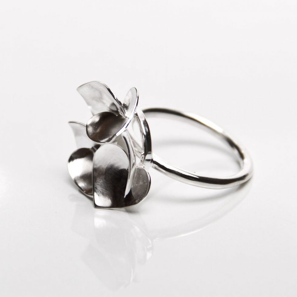 Soul in Link Peony Ring