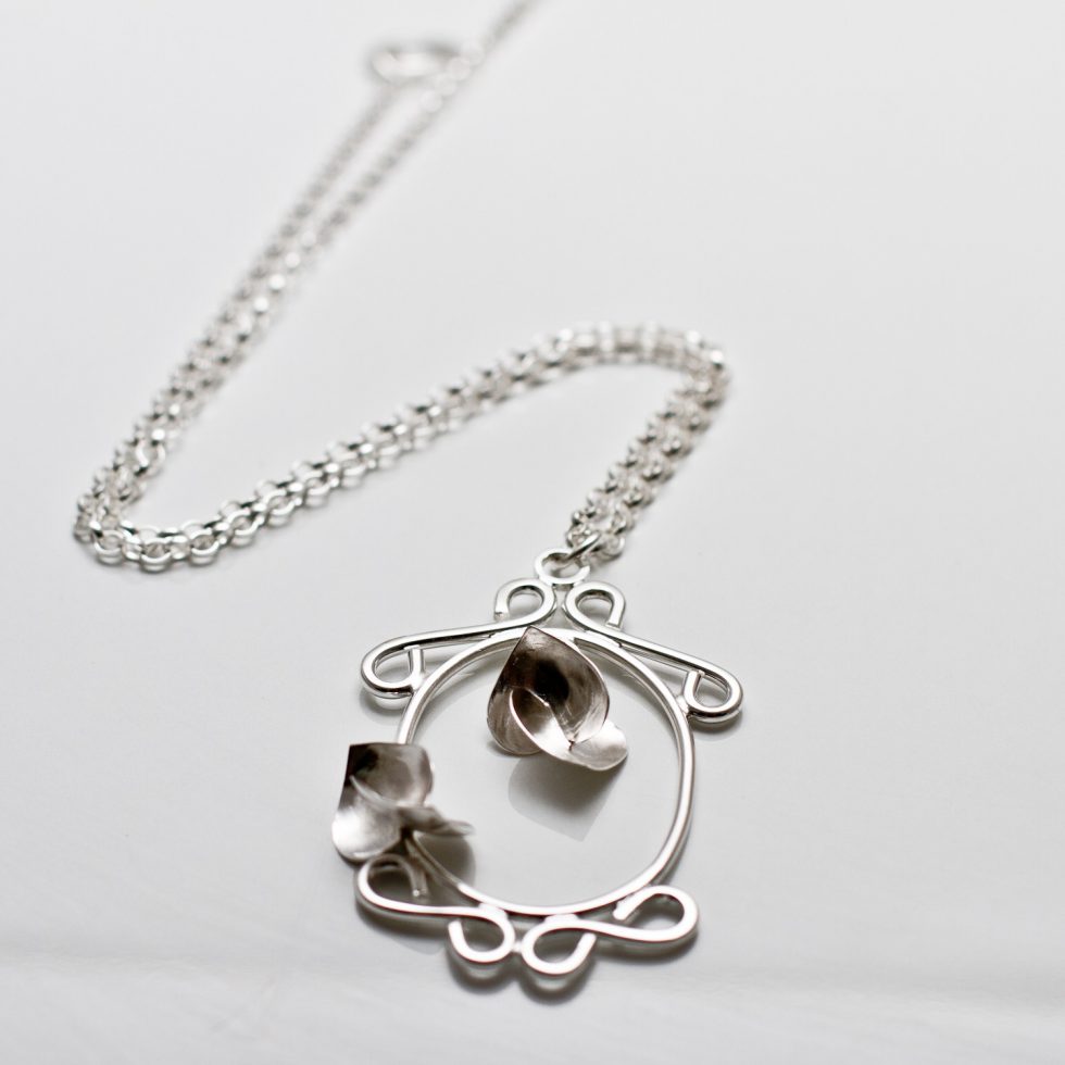 Soul in Link Looking Glass Necklace